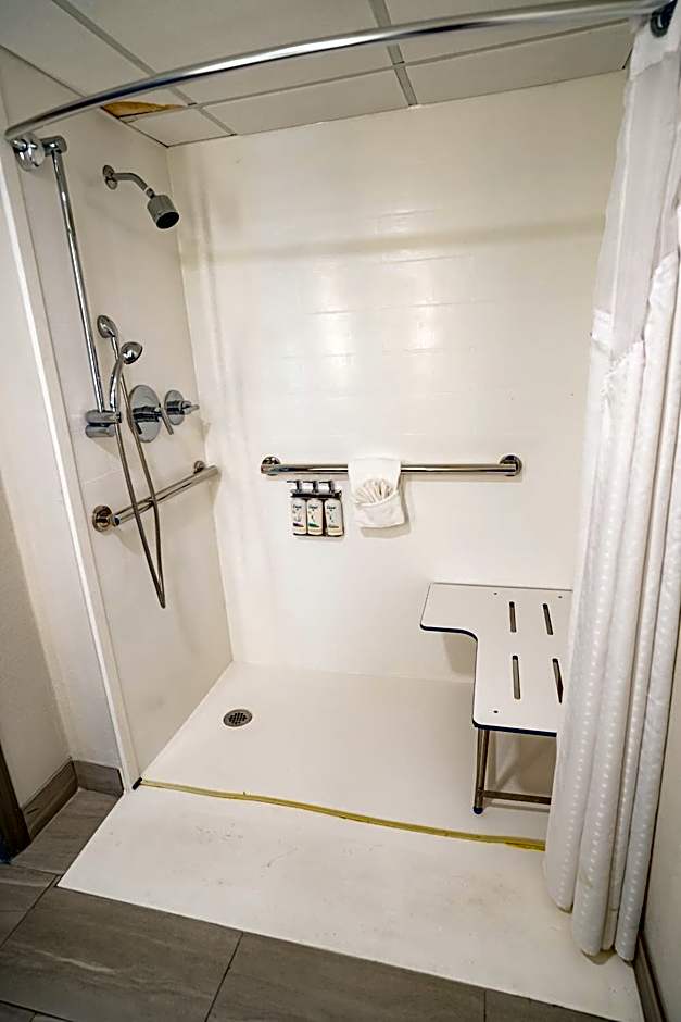 Holiday Inn Express Hotel & Suites Knoxville-North-I-75 Exit 112 By IHG