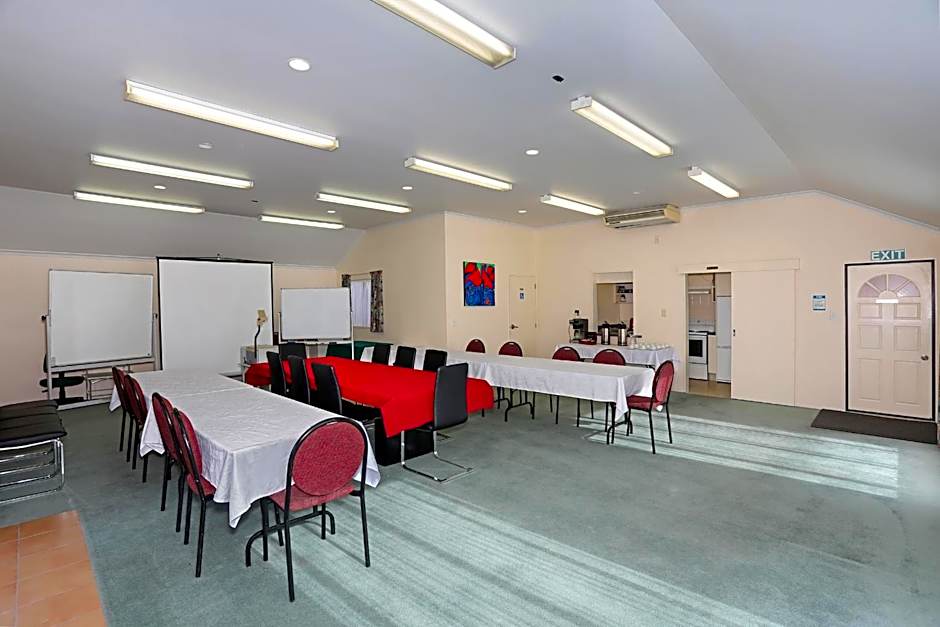 Pavilion Motel & Conference Centre