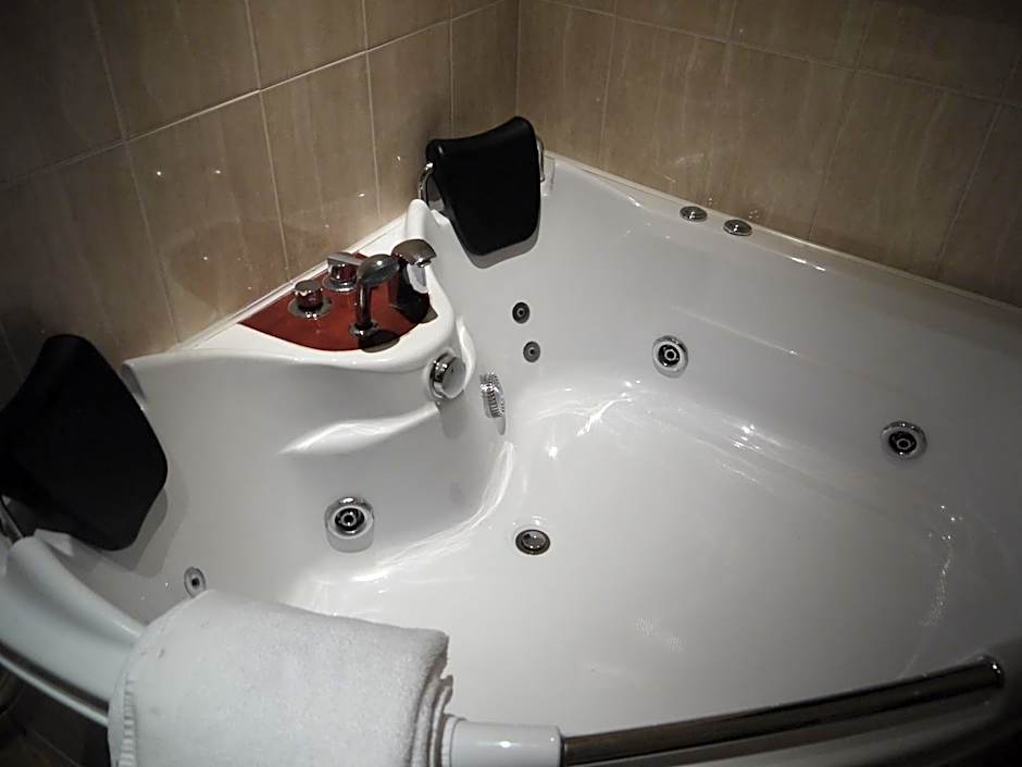 Dimple Well Lodge Hotel