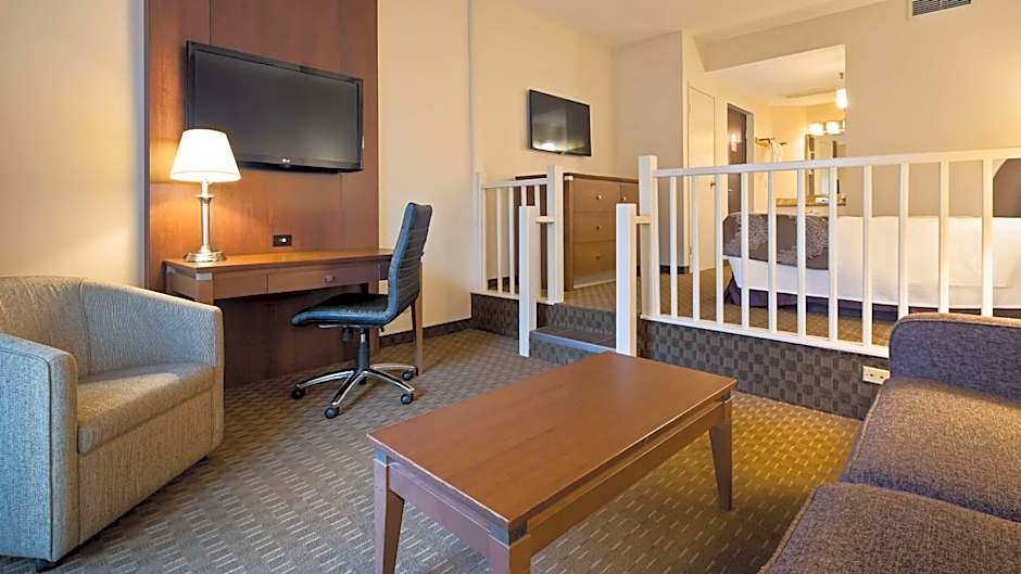 Best Western Plus Lamplighter Inn & Conference Centre