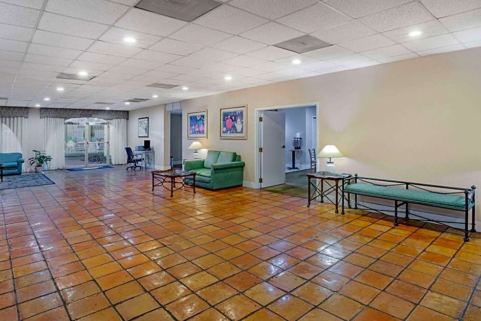 Days Inn by Wyndham Del Rio