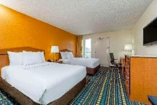 King Room with Mobility Access - Pet Friendly/Non-Smoking