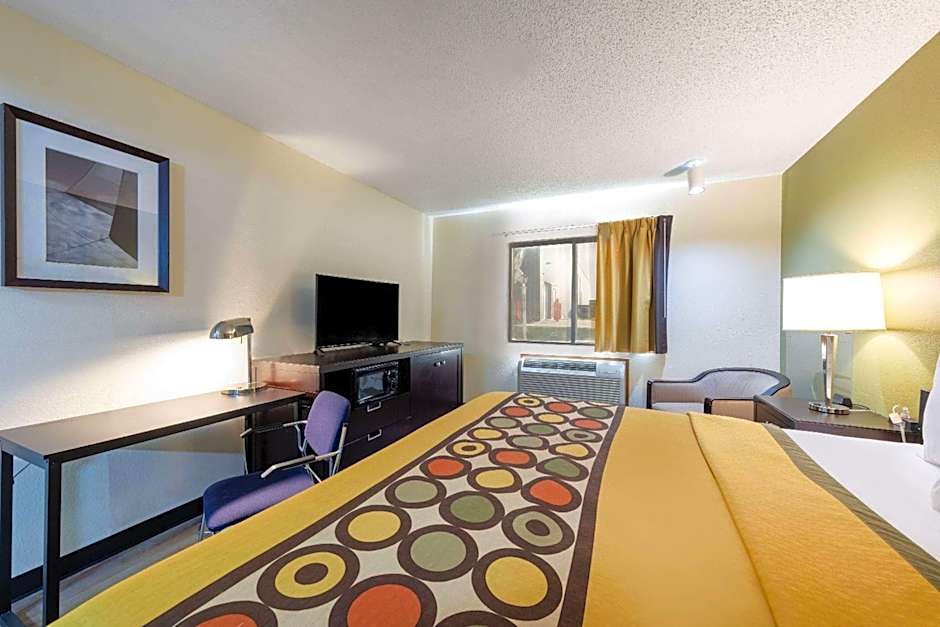 Super 8 by Wyndham El Dorado