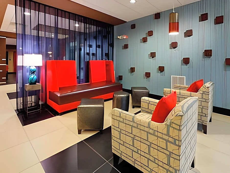 Holiday Inn Express & Suites Northeast By IHG