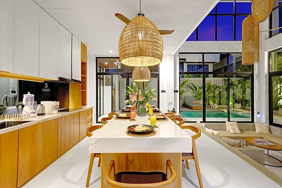 Baliwood Residence Villas by BREIG