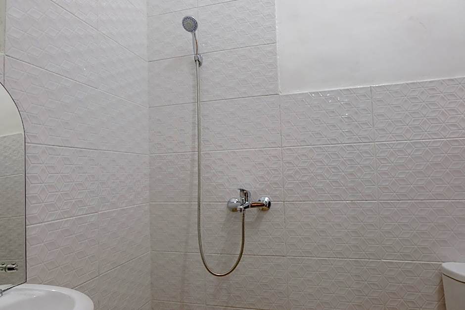 OYO 1342 Uniga Malang Family Residence