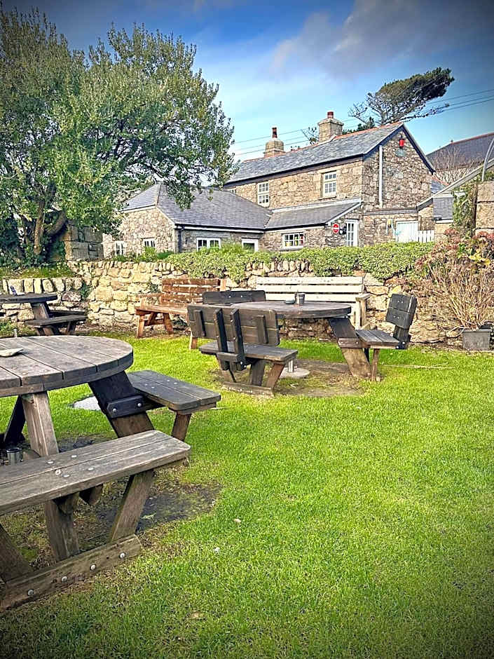 The White House at The Tinners Arms