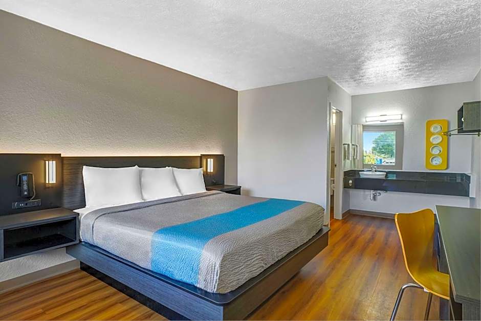 Motel 6-Lexington, KY - East I-75