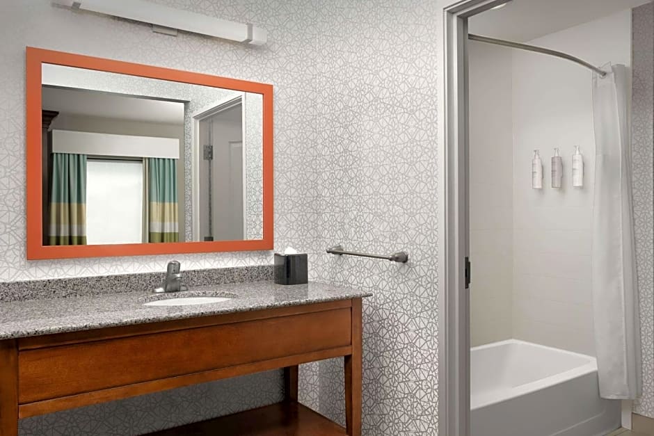Hampton Inn & Suites Huntsville Research Park Area
