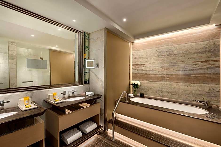 Shangri-La Hotel At The Shard, London