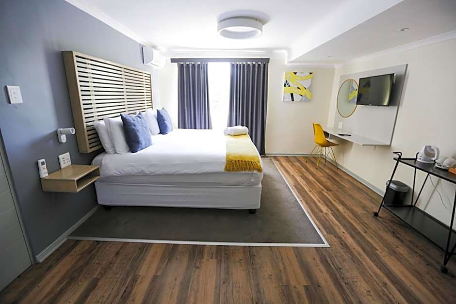 New National Hotel and Conference