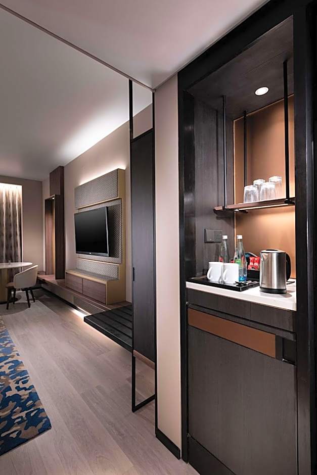 Photo 1 of 7 of Deluxe 1 King Bed, Sea View