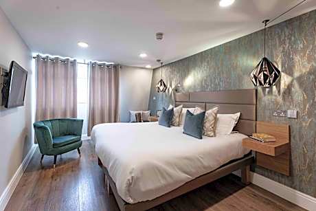 Deluxe Double Room with Extra Bed