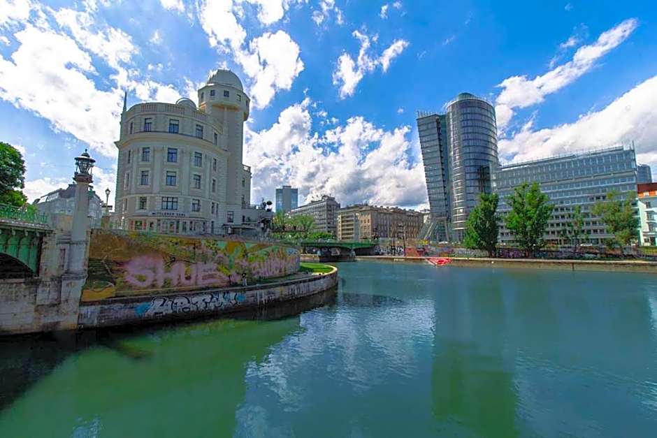 Grand Quarters City Residence