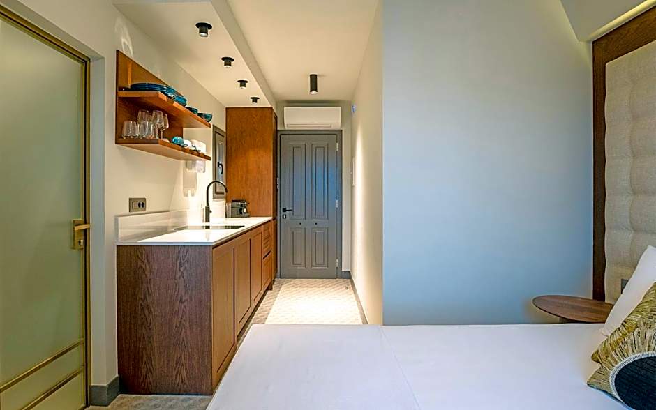 Sitovolonas Superior Accommodation