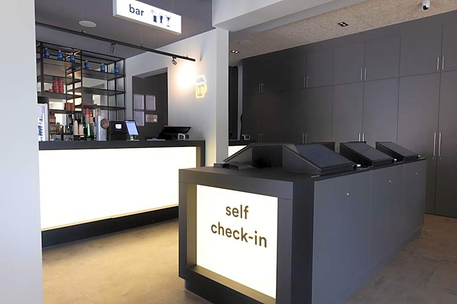 a&o Munchen Hackerbrucke