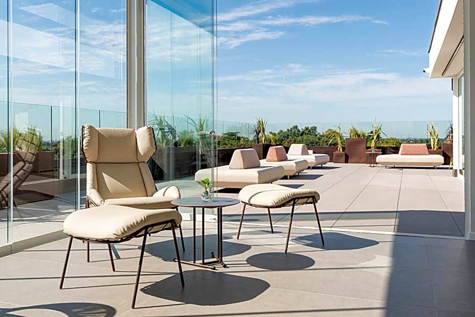 Helios Hotel & Restaurant