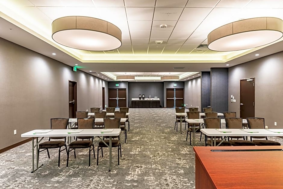 Holiday Inn Hotel & Suites Milpitas