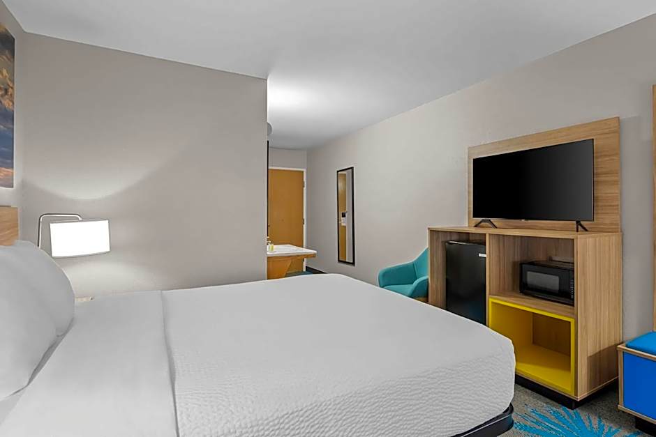 Days Inn by Wyndham Imlay City