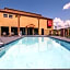 Econo Lodge Inn & Suites