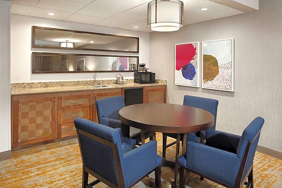 DoubleTree By Hilton Hotel Ontario Airport