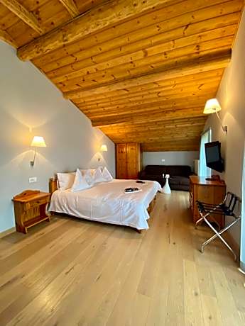 Junior Suite with Balcony