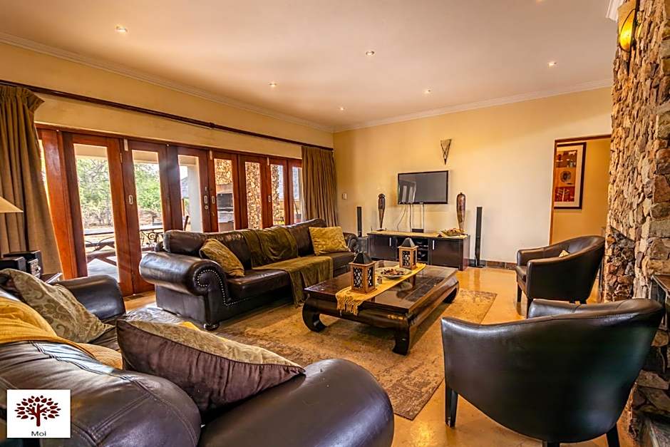 Zebula Golf and Wildlife Estate - Aardwolf Pax 10 - Moi Signature Luxury villa