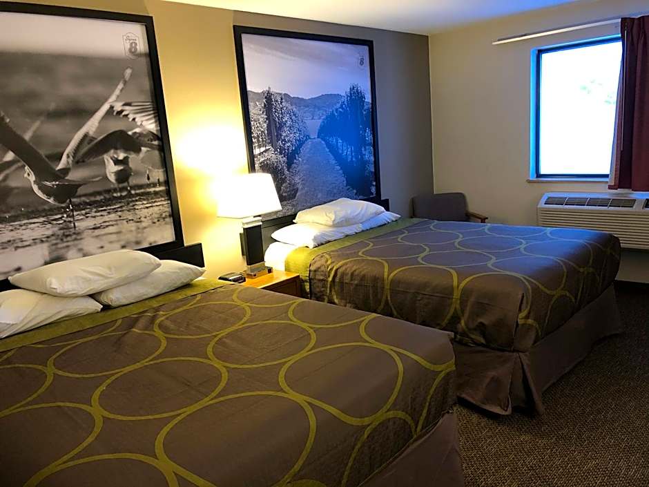 Super 8 by Wyndham Salmon Arm