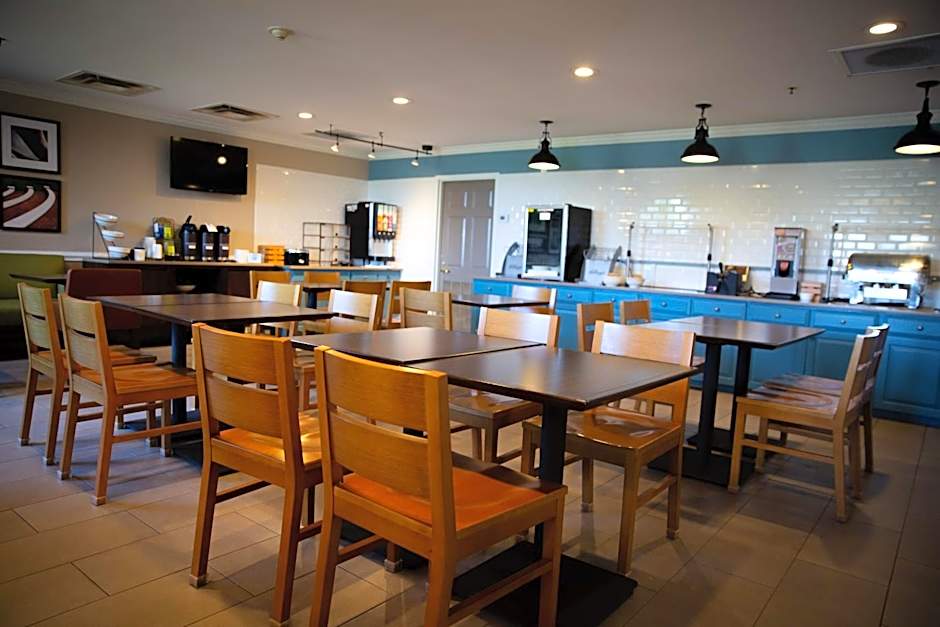 Country Inn & Suites by Radisson, Burlington (Elon), NC