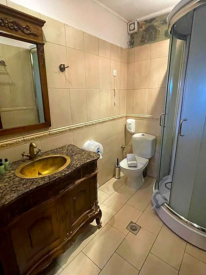 Gioras Hotel