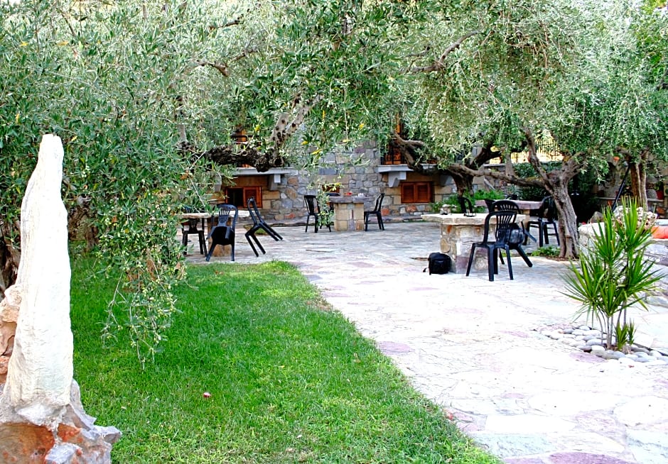 Nikas Rooms & Apartments