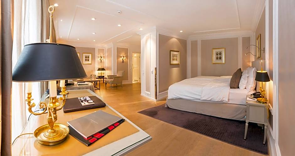 Photo 1 of 9 of Junior Suite