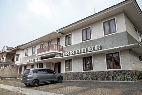 RedDoorz near Supermall Karawaci 2