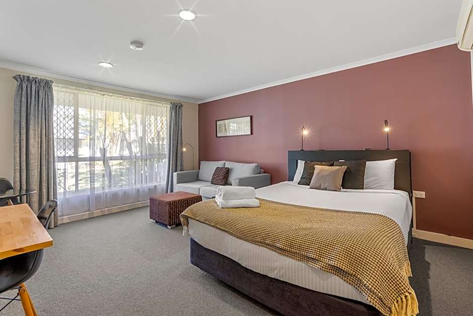 Photo 1 of 5 of Premium 1 King Bed