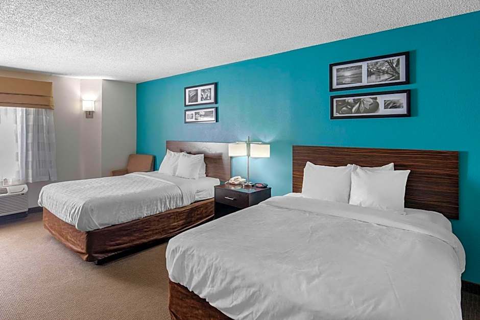 Clarion Inn & Suites DFW North