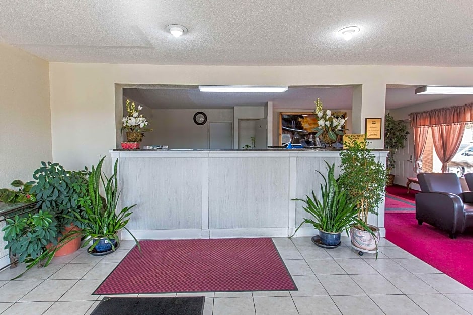Rodeway Inn & Suites