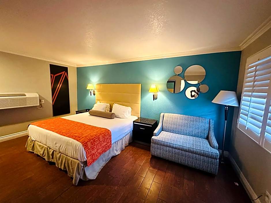 Casa Blanca Hotel & Suites Orange SR-55 Freeway, Near Honda Center, Chapman University, Disneyland