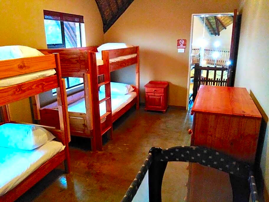 Zebula Golf and Wildlife Estate - Njala Crossing Pax 13 - Moi Signature Luxury villa