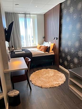 Small Double Room with Shared Bathroom