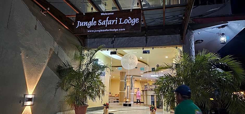 Jungle Safari Lodge
