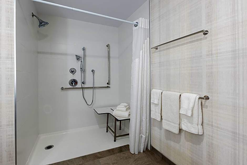 Holiday Inn Express and Suites Moncton North By IHG