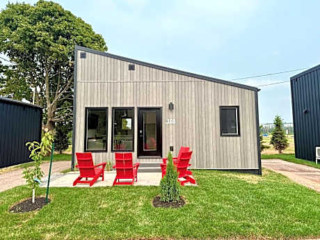 Royalty Maples Cottages and Motel