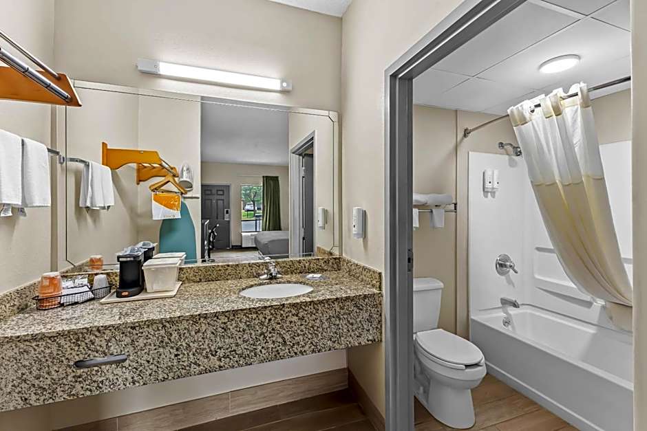 Quality Inn Fort Campbell