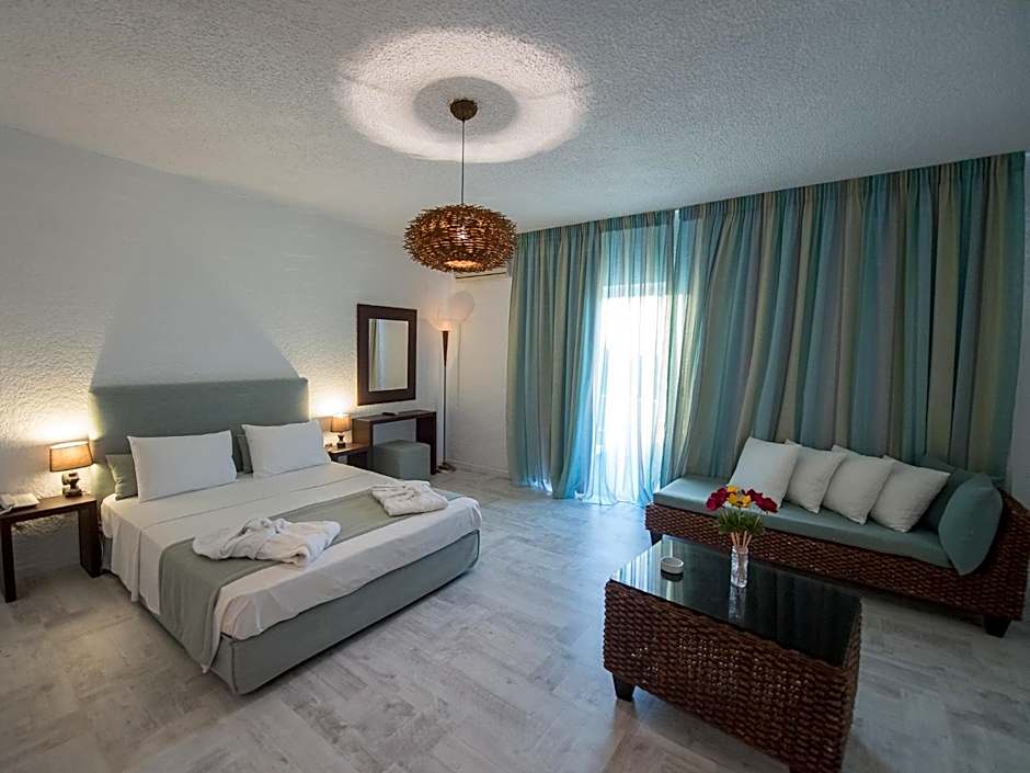 Photo 1 of 4 of Triple Room