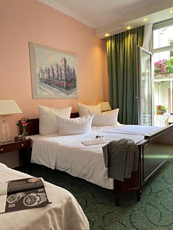 Comfort Triple Room