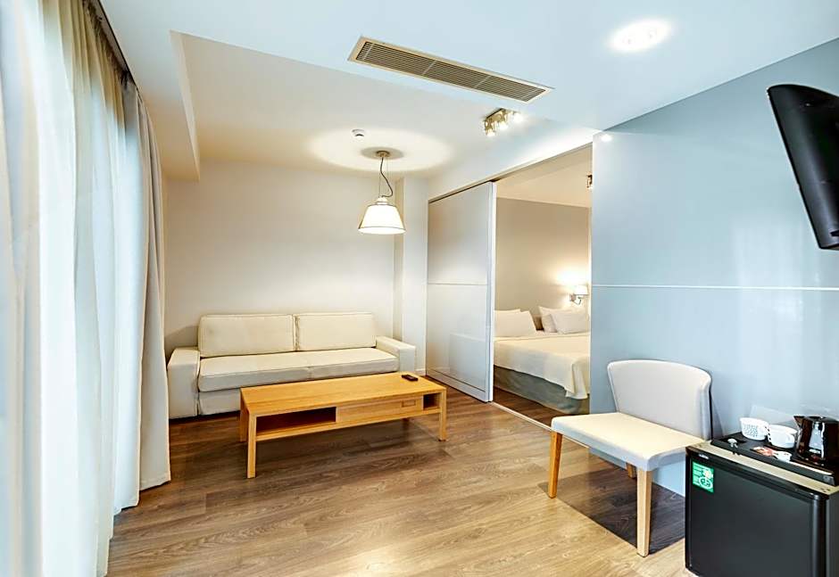 Phidias Piraeus Hotel