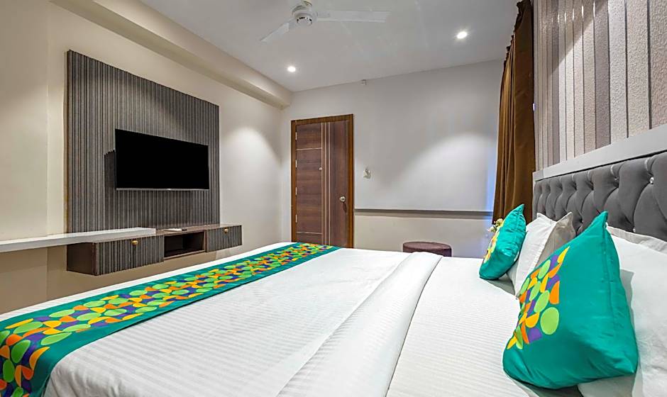 Treebo Imperia, Kommadi