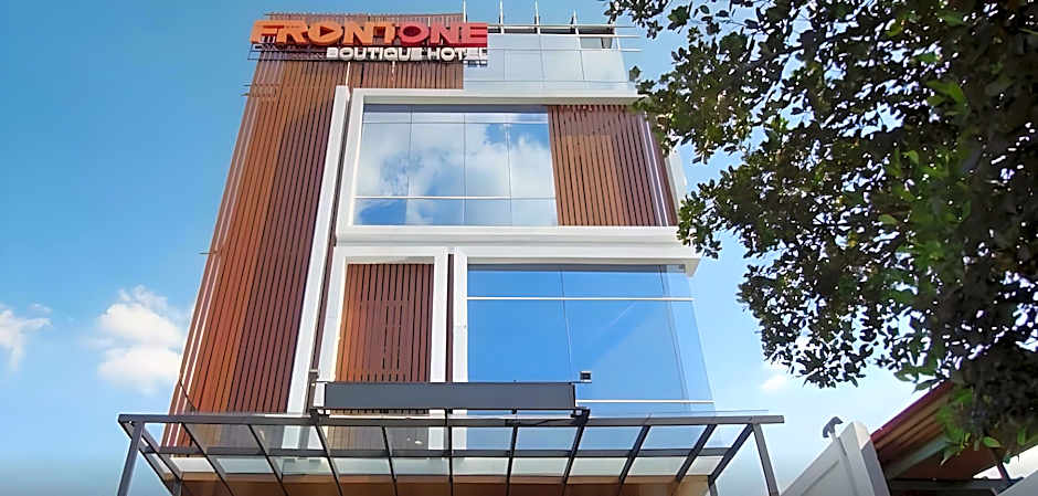 Front One Boutique Tugu Muda Semarang