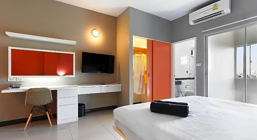 Fullroom 77 Srinakarin