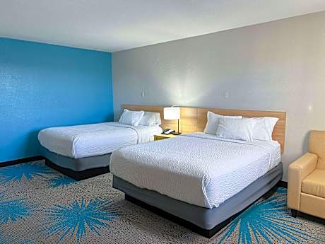 2 Queen Beds Pet-Friendly Non-Smoking